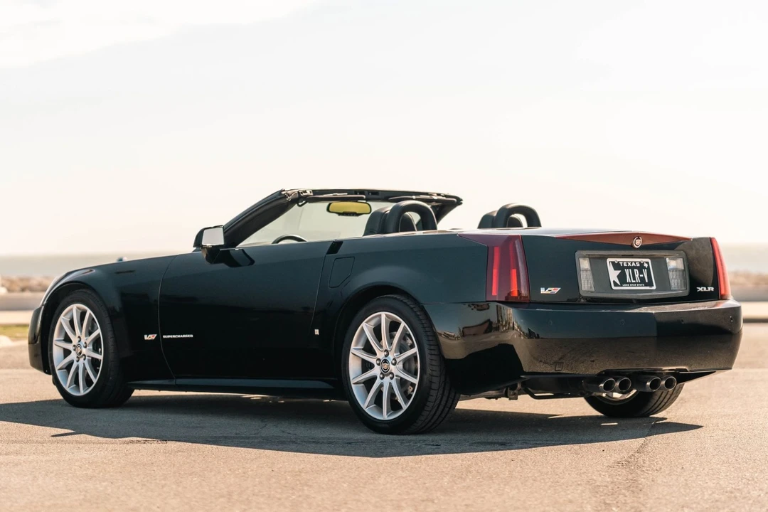 2006 Cadillac XLR-V - Image 11 of 31