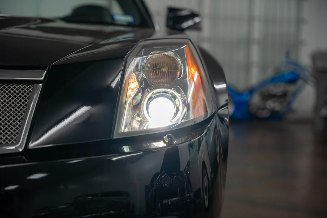 2006 Cadillac XLR-V - Image 30 of 31