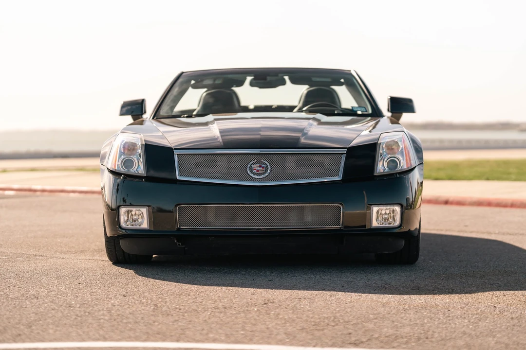 2006 Cadillac XLR-V - Image 16 of 31