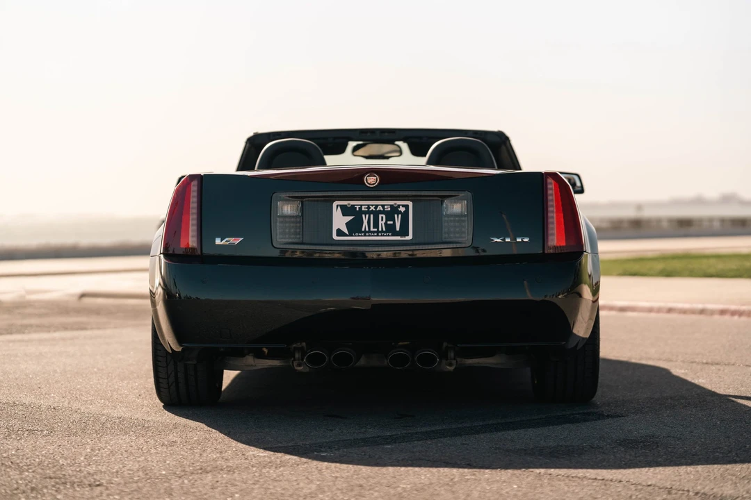 2006 Cadillac XLR-V - Image 12 of 31
