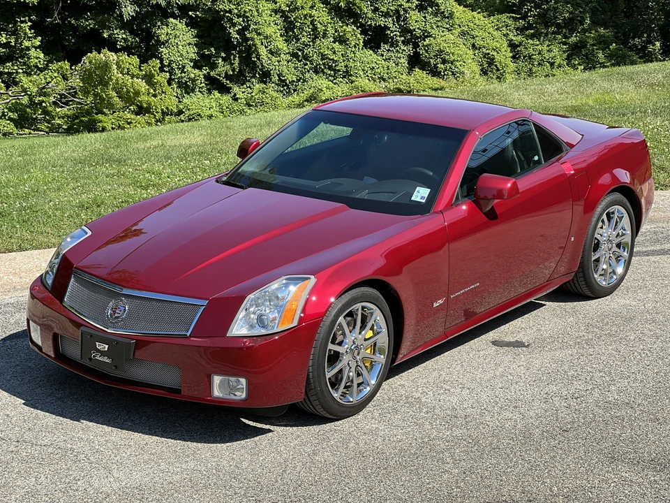 2006 Cadillac XLR-V - Image 28 of 31