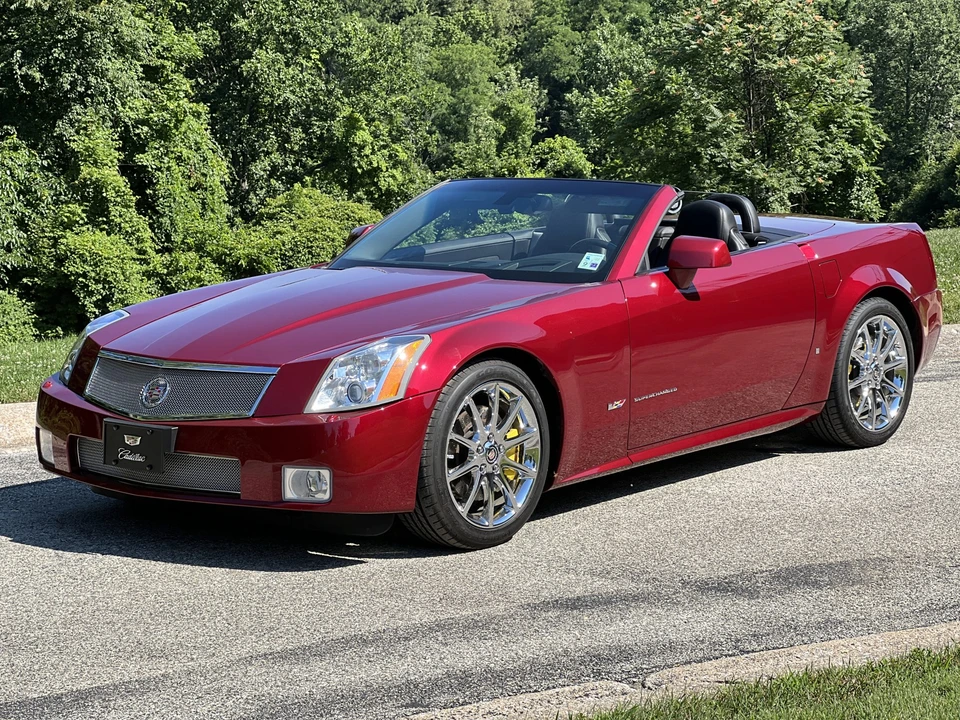 2006 Cadillac XLR-V - Image 3 of 31