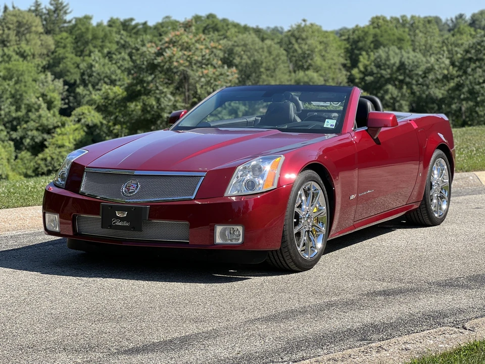2006 Cadillac XLR-V - Image 5 of 31