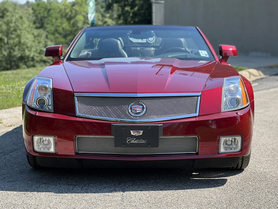 2006 Cadillac XLR-V - Image 8 of 31