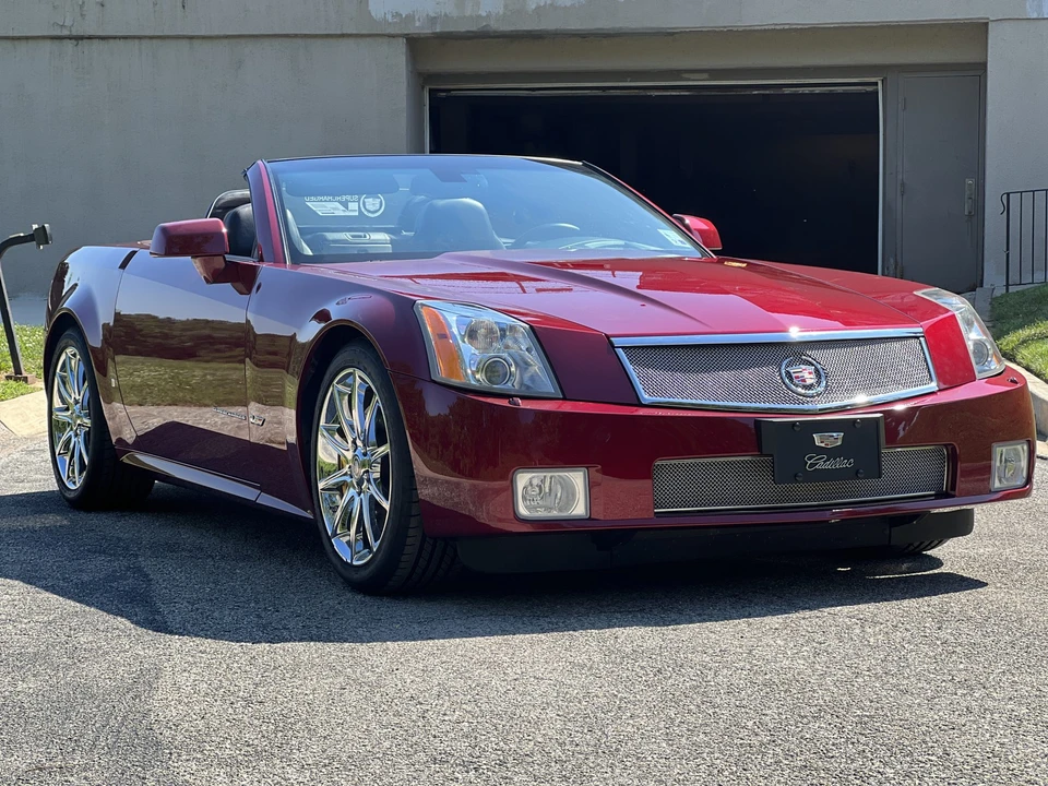 2006 Cadillac XLR-V - Image 11 of 31