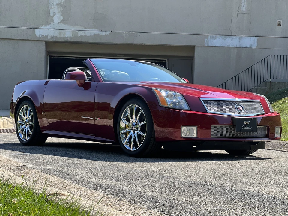 2006 Cadillac XLR-V - Image 12 of 31