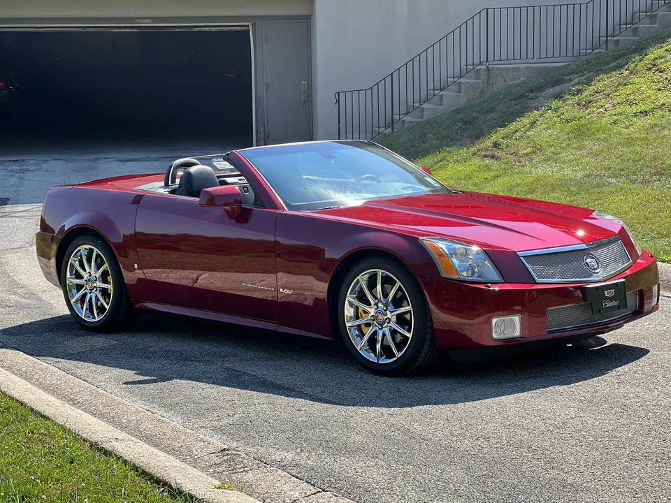 2006 Cadillac XLR-V - Image 13 of 31