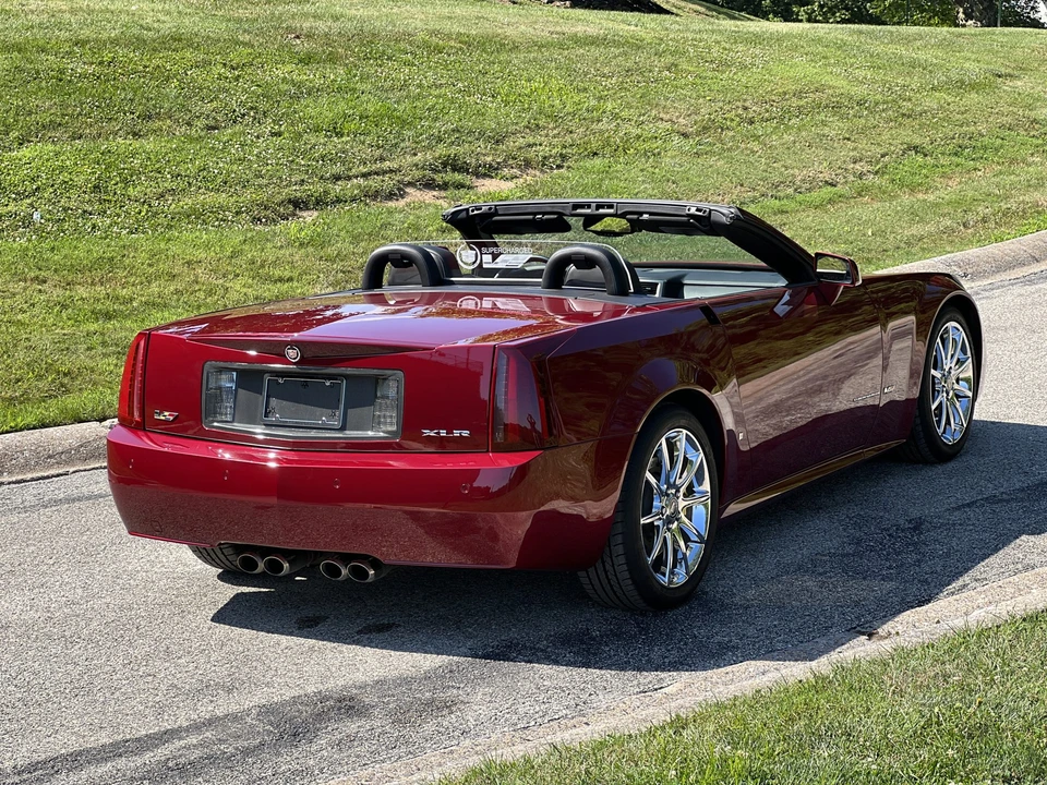 2006 Cadillac XLR-V - Image 16 of 31