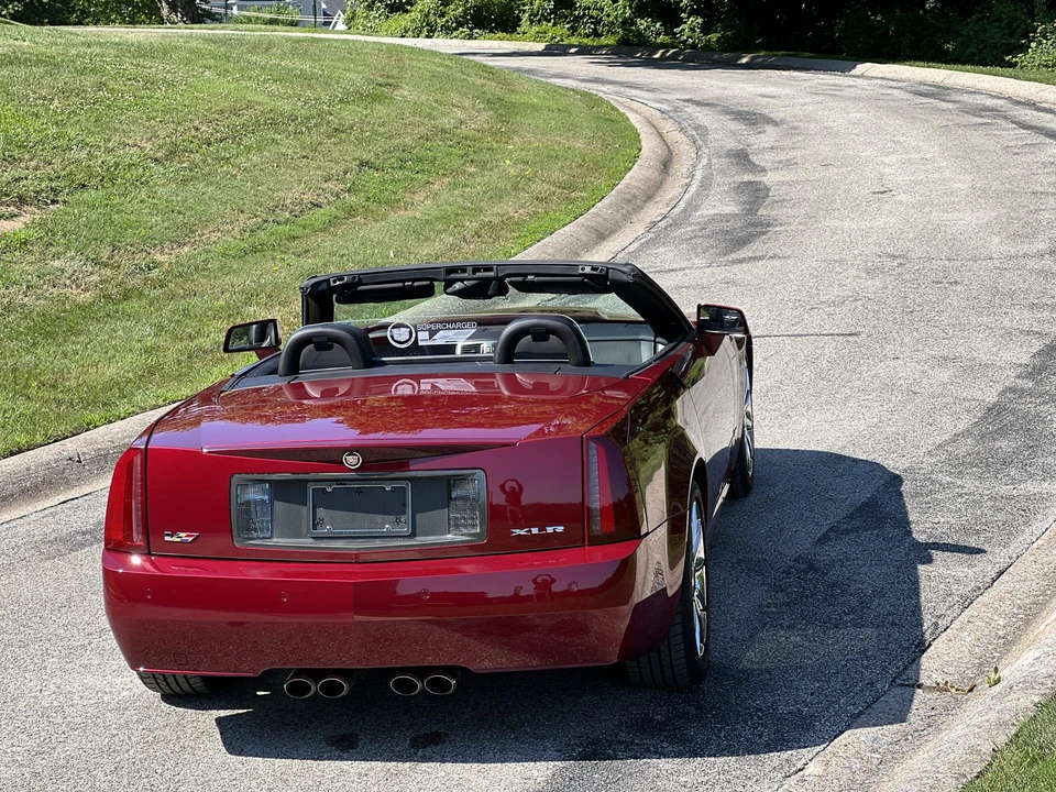 2006 Cadillac XLR-V - Image 19 of 31