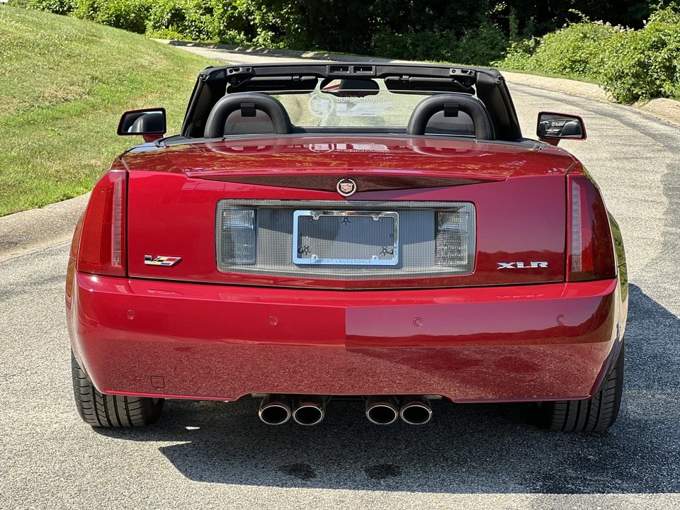 2006 Cadillac XLR-V - Image 21 of 31