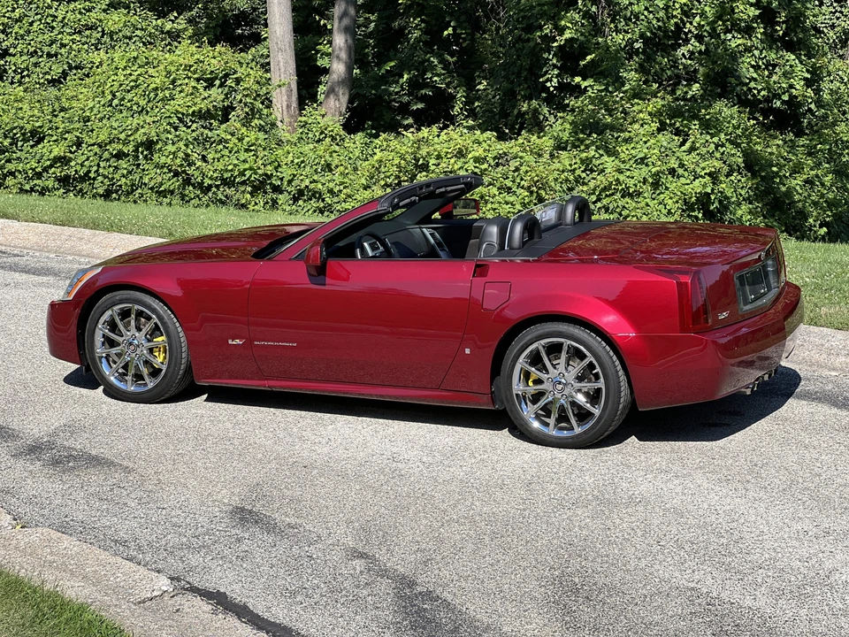 2006 Cadillac XLR-V - Image 25 of 31