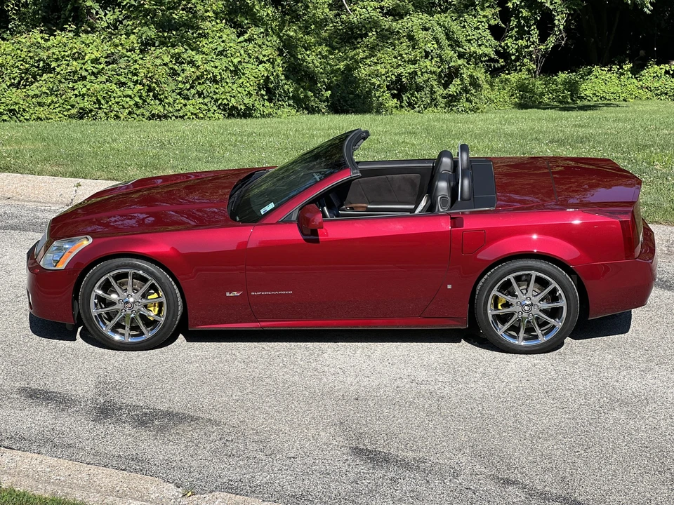 2006 Cadillac XLR-V - Image 27 of 31