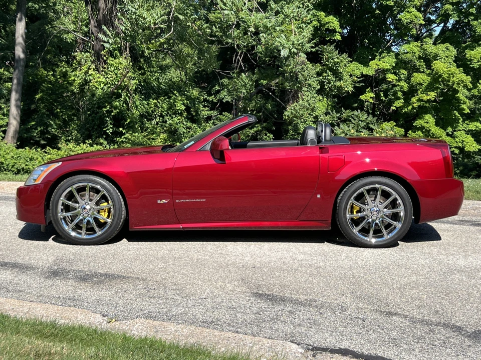 2006 Cadillac XLR-V - Image 26 of 31