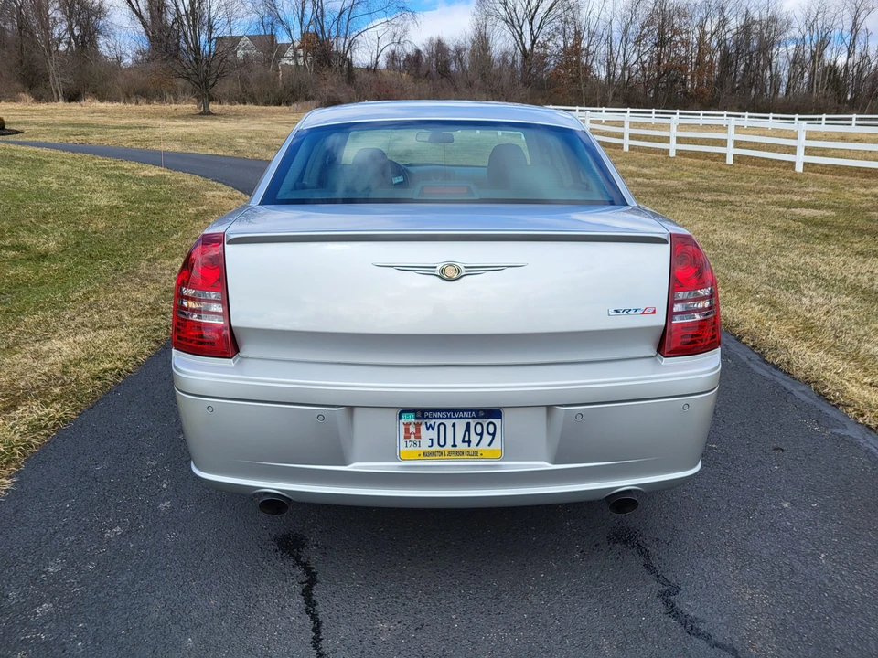 2006 Chrysler 300 (2005-2023) - Image 11 of 31