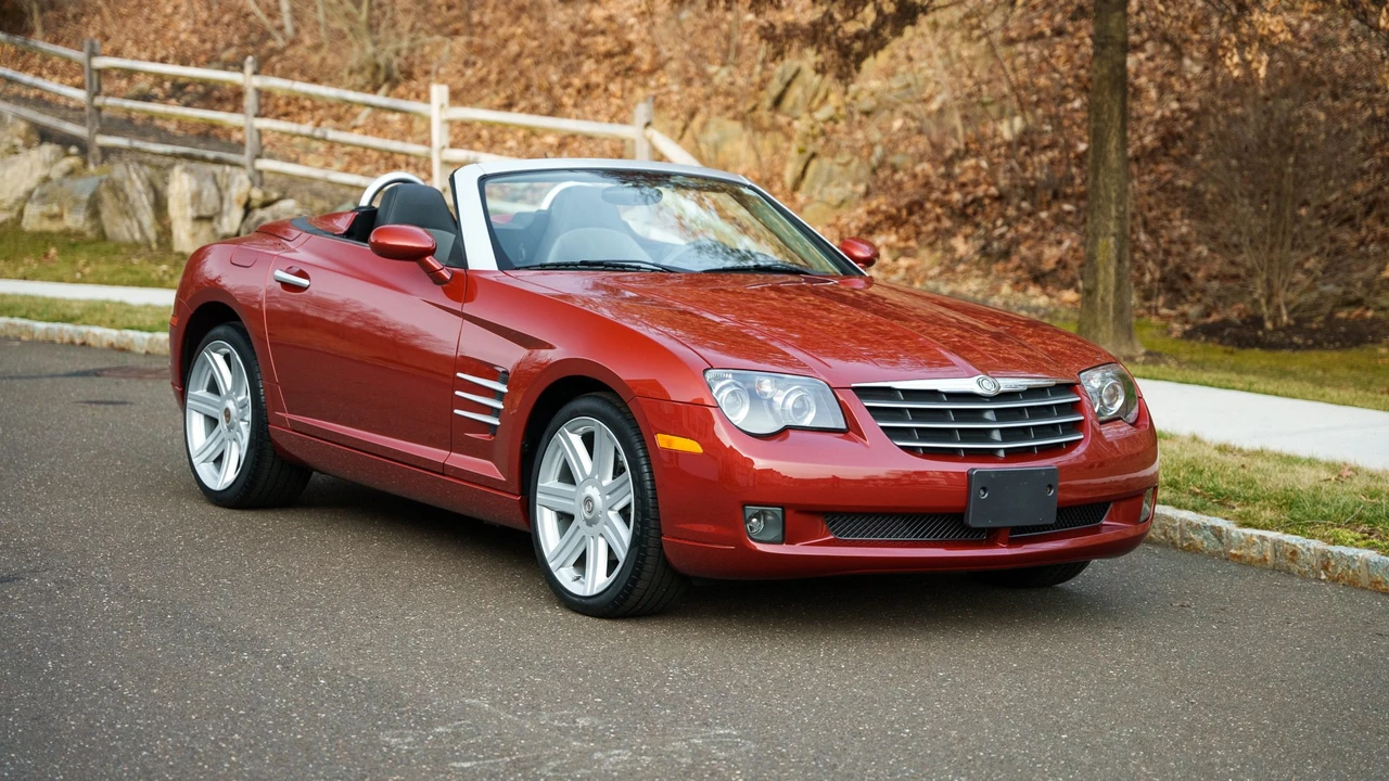 2006 Chrysler Crossfire - Image 2 of 31