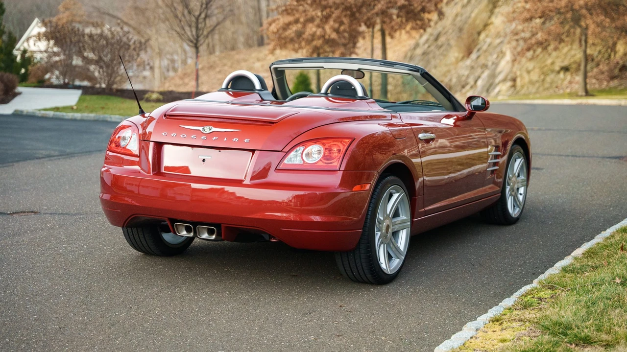 2006 Chrysler Crossfire - Image 7 of 31