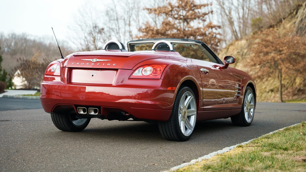 2006 Chrysler Crossfire - Image 6 of 31