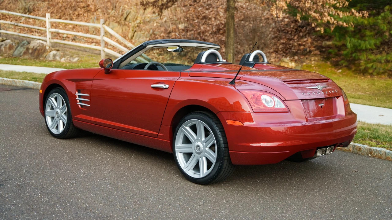 2006 Chrysler Crossfire - Image 10 of 31
