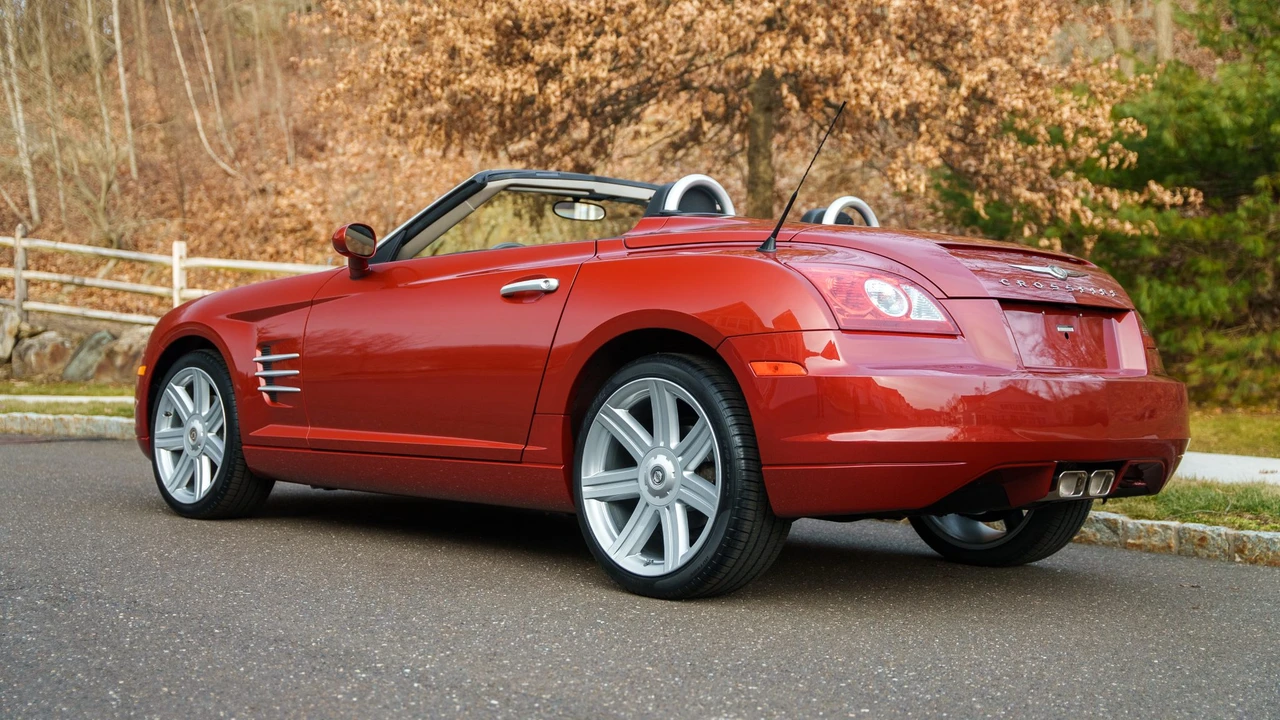 2006 Chrysler Crossfire - Image 11 of 31
