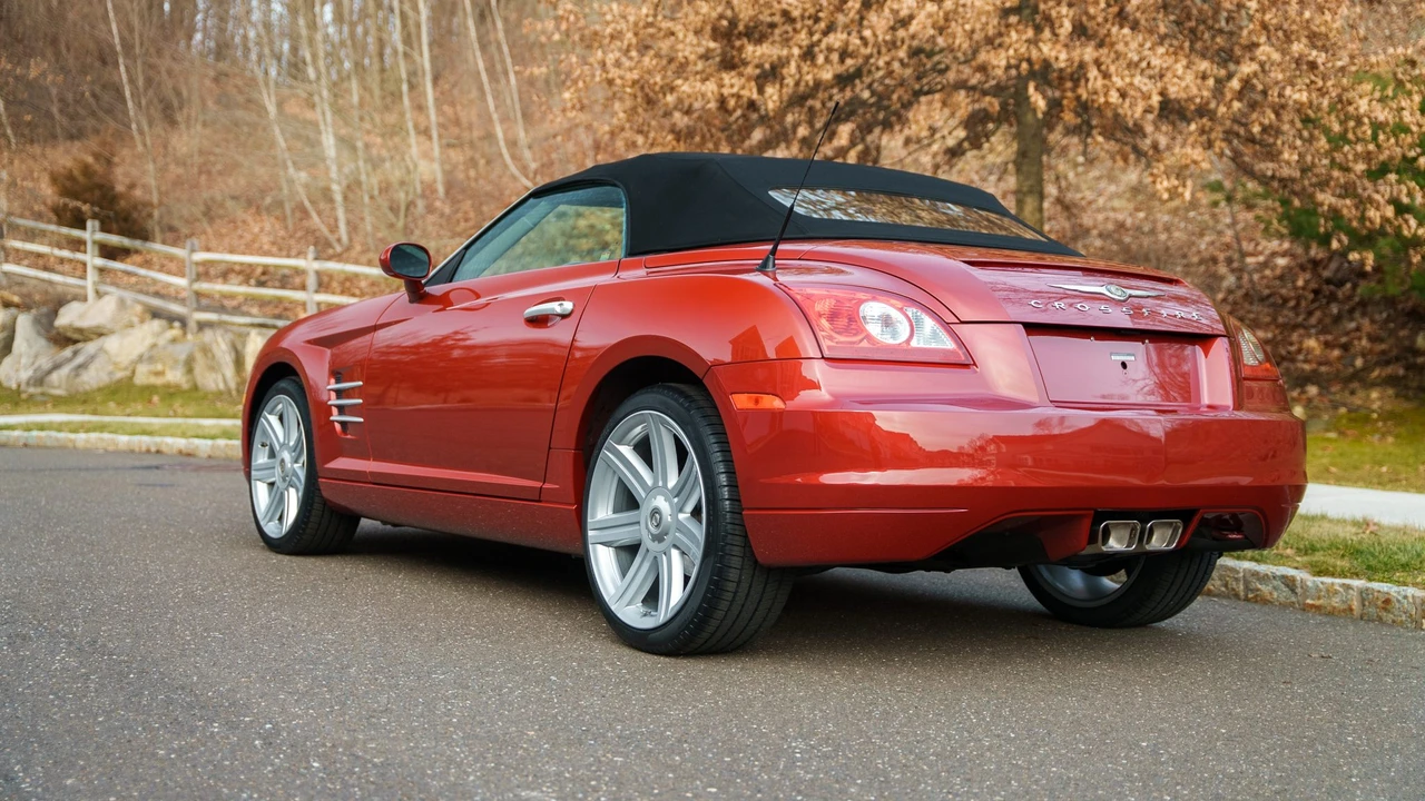 2006 Chrysler Crossfire - Image 26 of 31