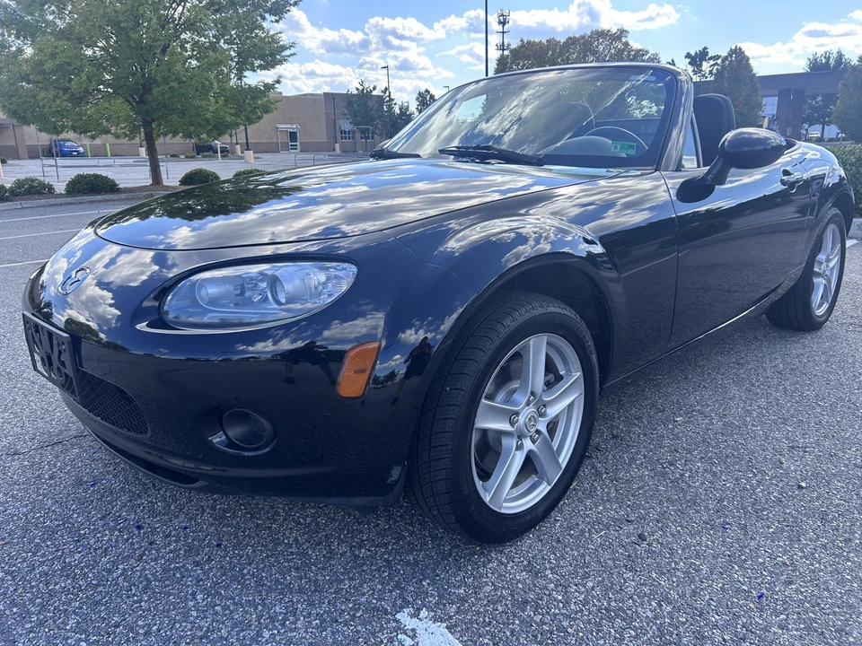 2006 Mazda NC MX-5 Miata - Image 23 of 31