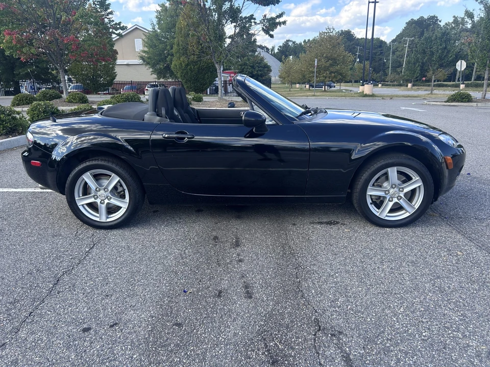 2006 Mazda NC MX-5 Miata - Image 16 of 31