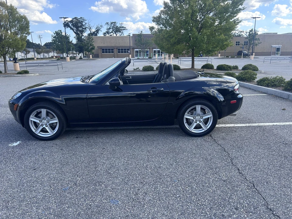2006 Mazda NC MX-5 Miata - Image 13 of 31