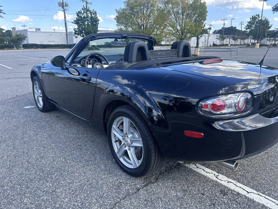 2006 Mazda NC MX-5 Miata - Image 21 of 31