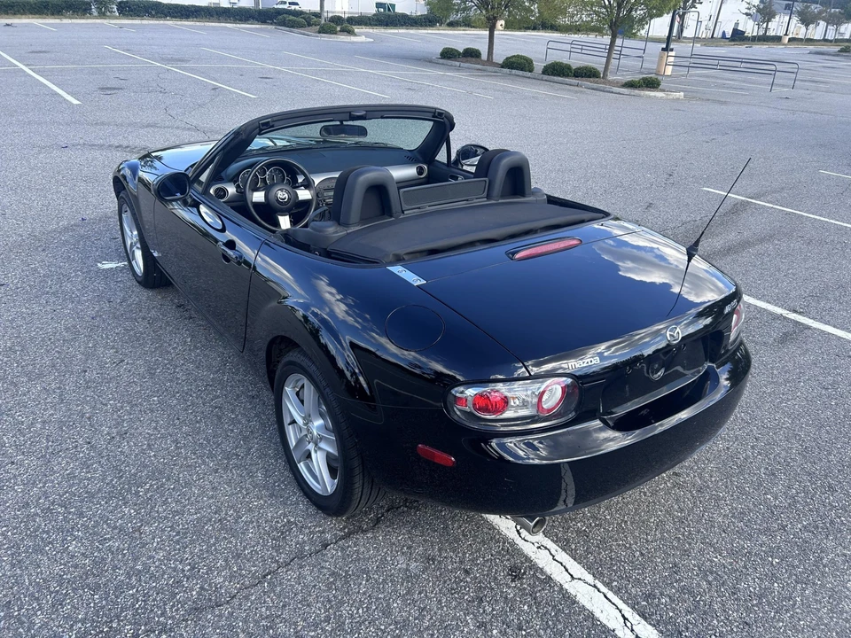 2006 Mazda NC MX-5 Miata - Image 19 of 31