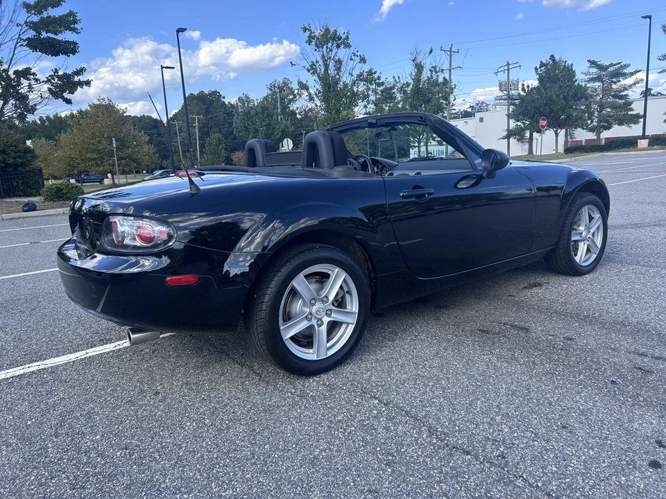 2006 Mazda NC MX-5 Miata - Image 17 of 31
