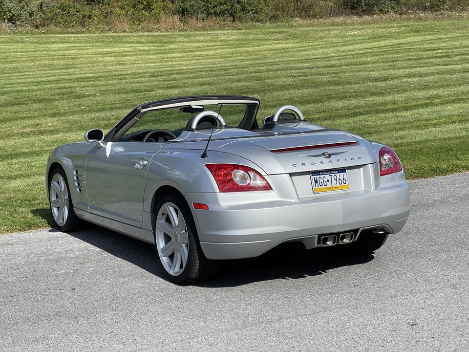 2007 Chrysler Crossfire - Image 25 of 31