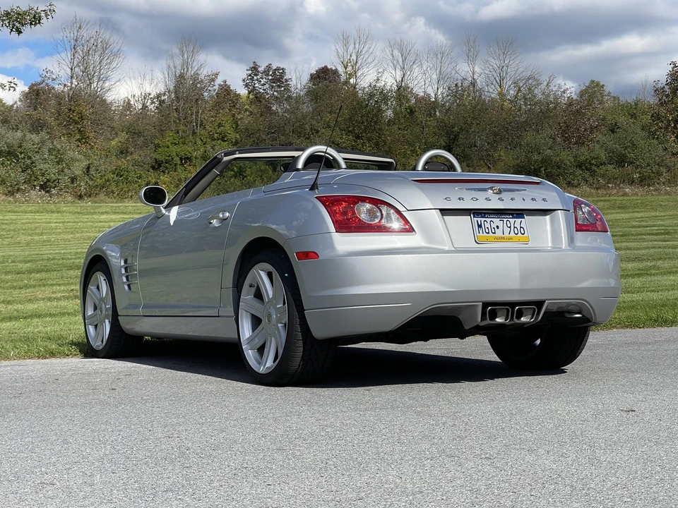 2007 Chrysler Crossfire - Image 24 of 31