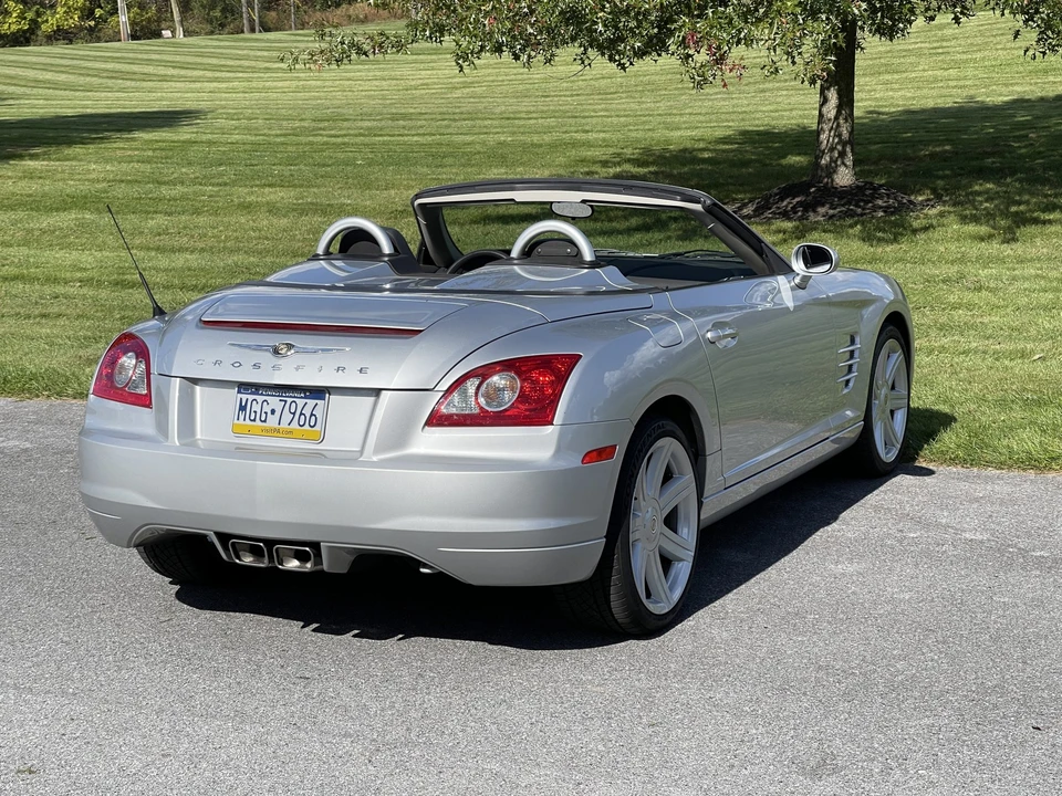 2007 Chrysler Crossfire - Image 21 of 31