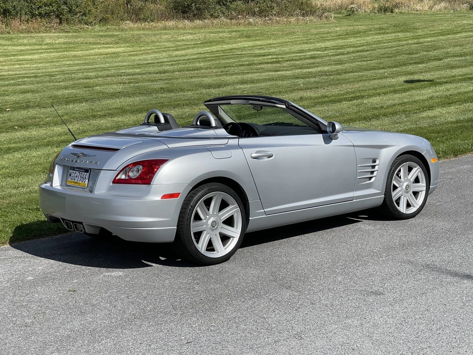 2007 Chrysler Crossfire - Image 19 of 31