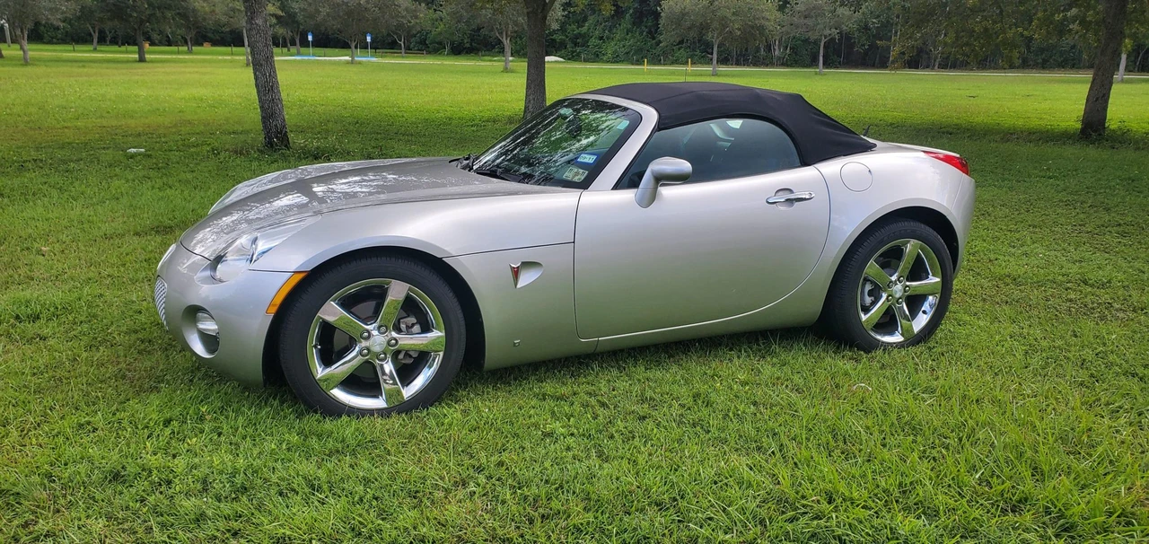 2007 Pontiac Solstice - Image 2 of 31