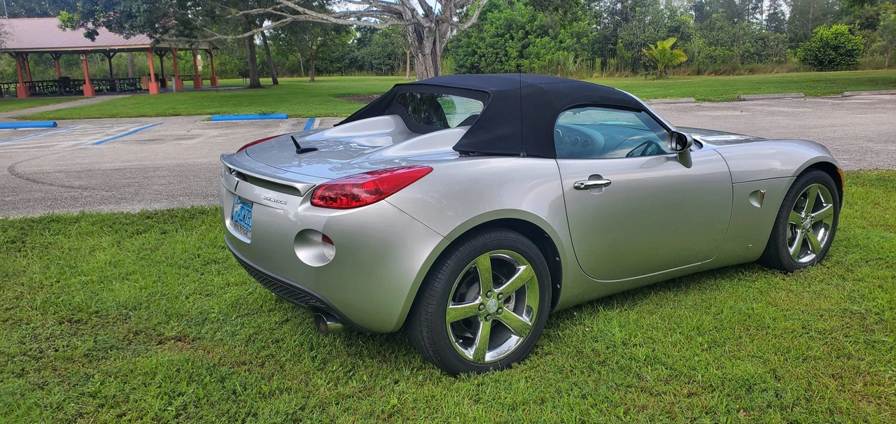2007 Pontiac Solstice - Image 11 of 31
