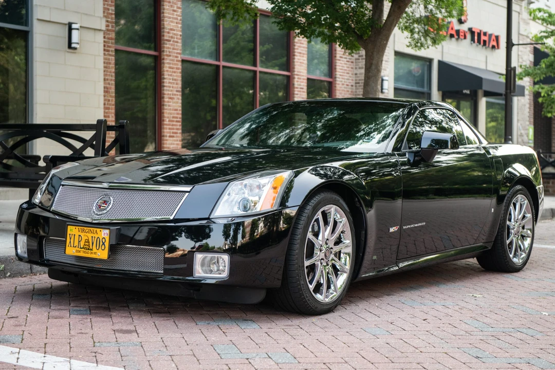 2008 Cadillac XLR-V - Image 2 of 31