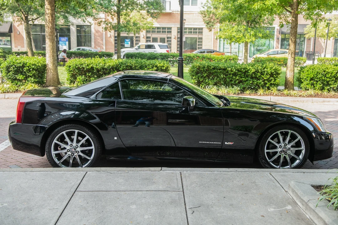 2008 Cadillac XLR-V - Image 5 of 31