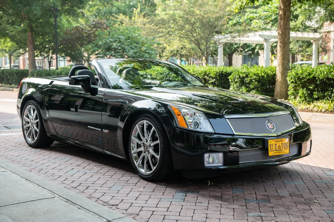 2008 Cadillac XLR-V - Image 12 of 31
