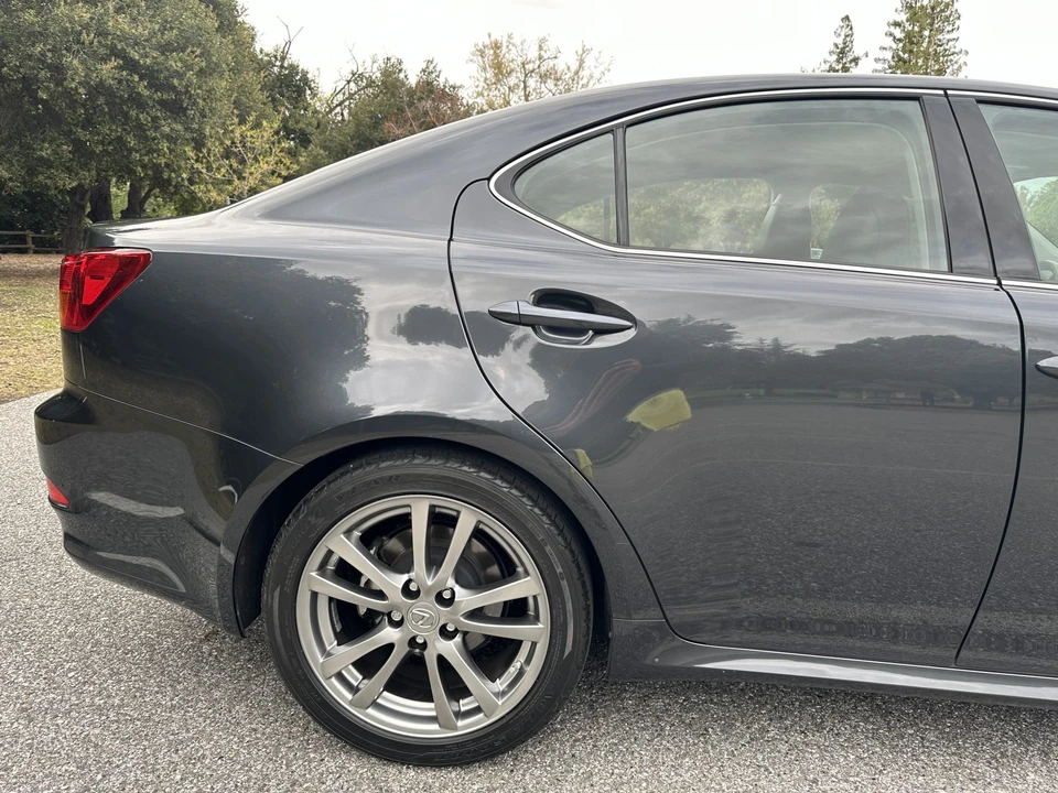 2008 Lexus IS 2nd Gen - Image 28 of 31