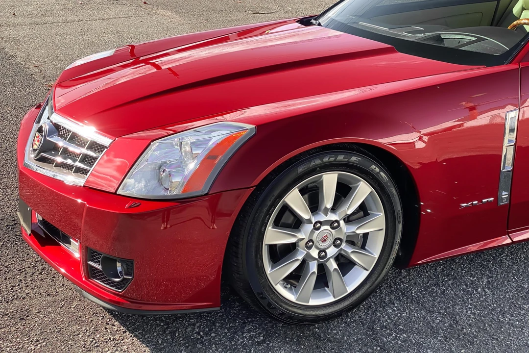 2009 Cadillac XLR - Image 28 of 31