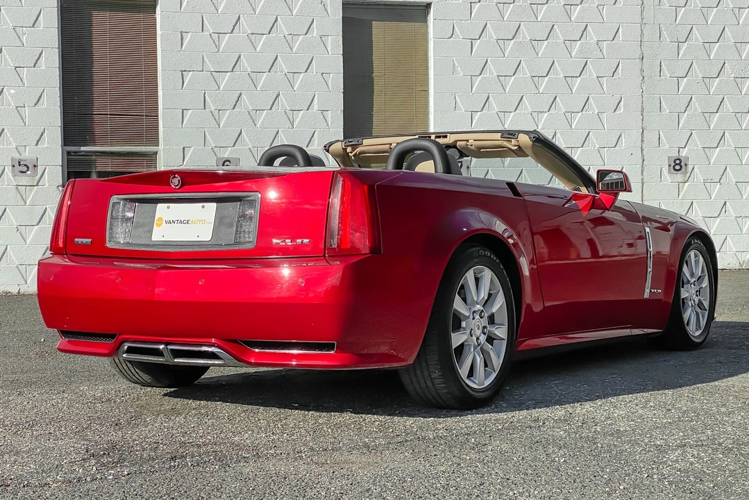 2009 Cadillac XLR - Image 11 of 31