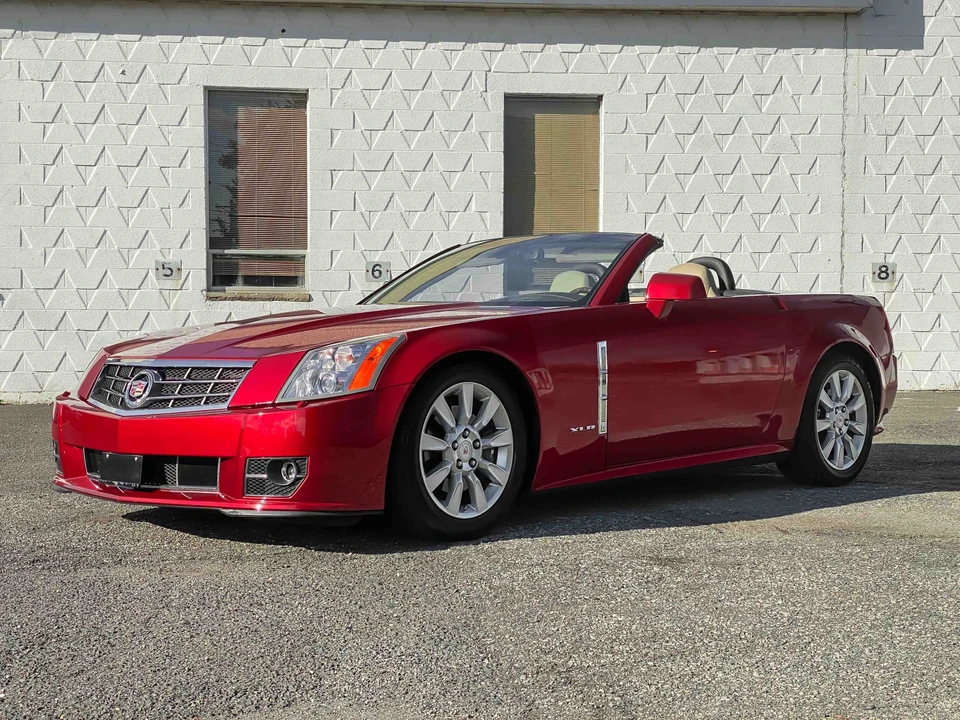 2009 Cadillac XLR - Image 4 of 31
