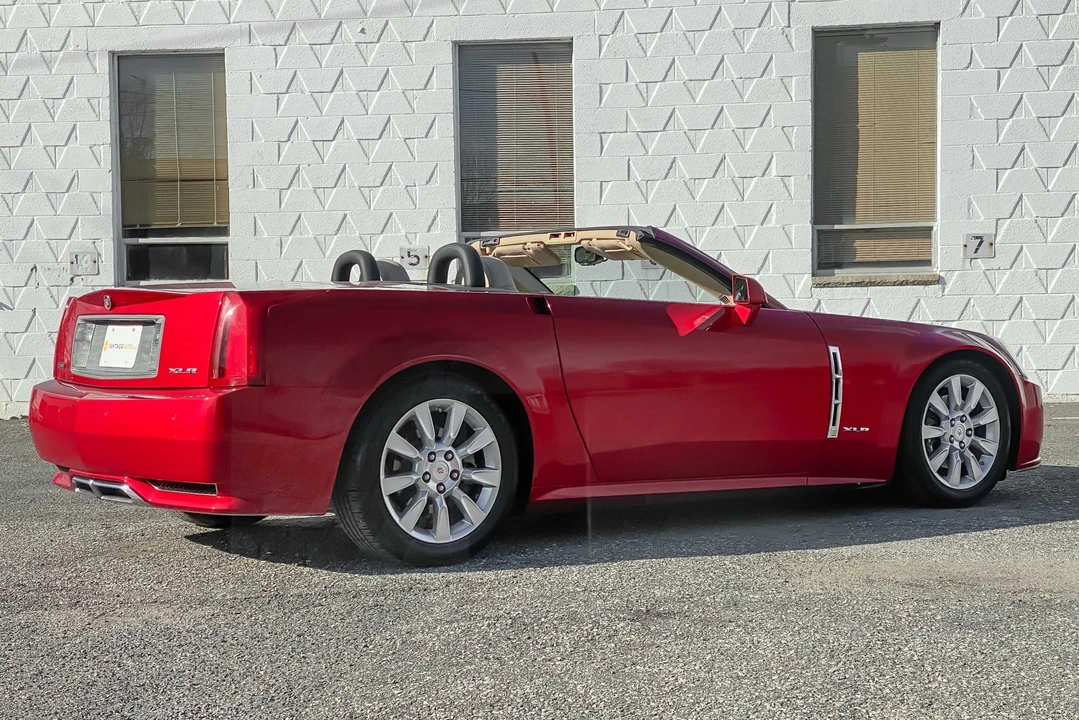 2009 Cadillac XLR - Image 13 of 31