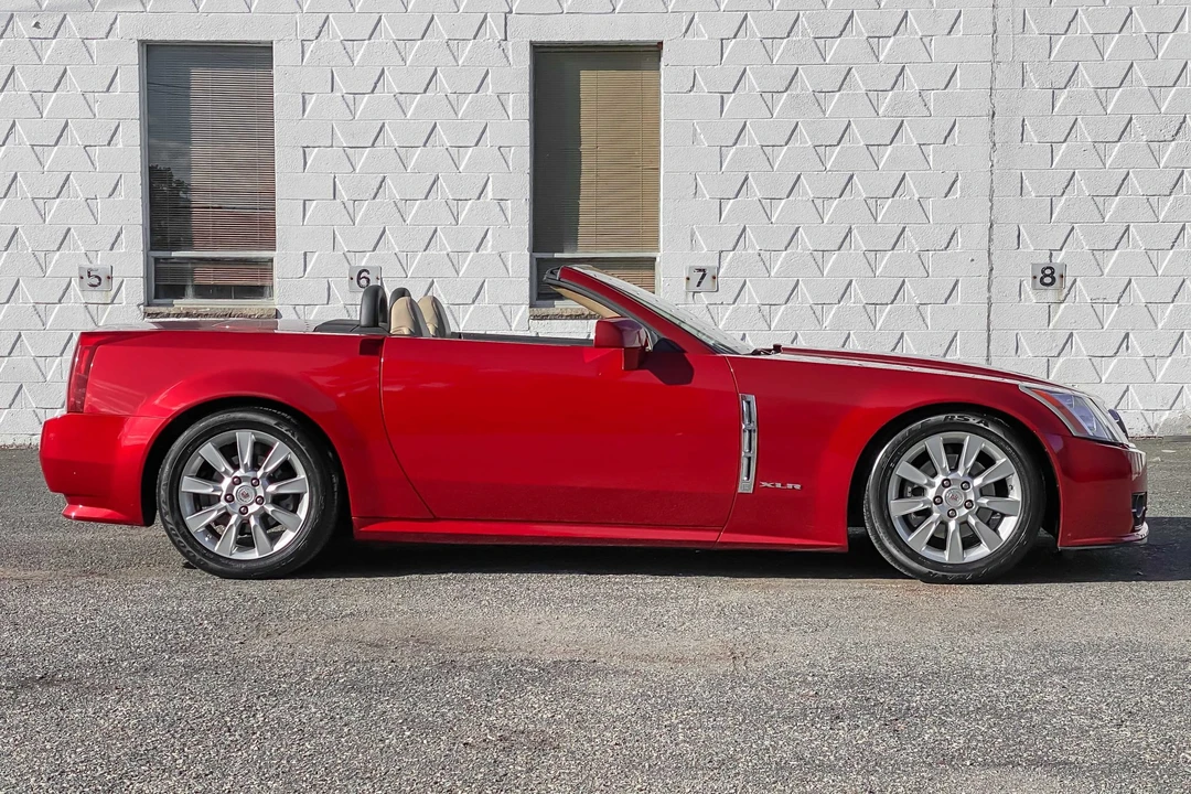 2009 Cadillac XLR - Image 14 of 31