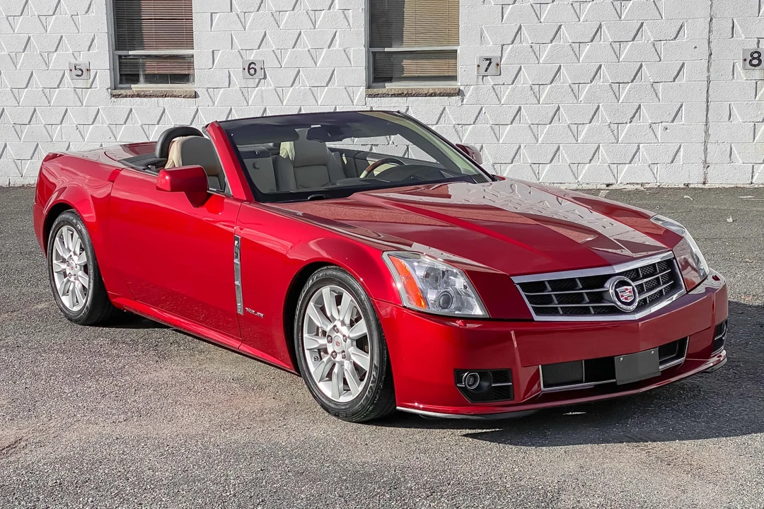 2009 Cadillac XLR - Image 17 of 31