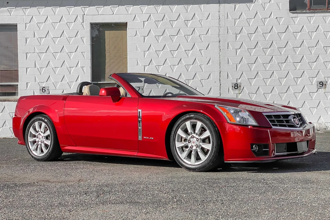 2009 Cadillac XLR - Image 15 of 31