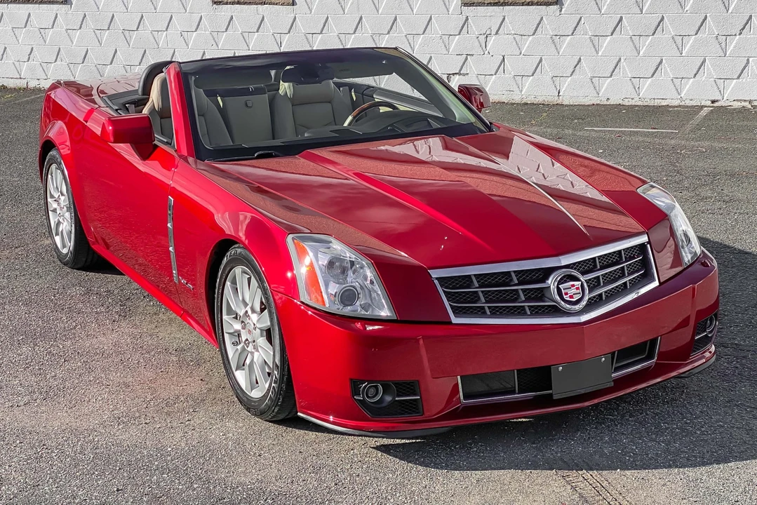 2009 Cadillac XLR - Image 18 of 31
