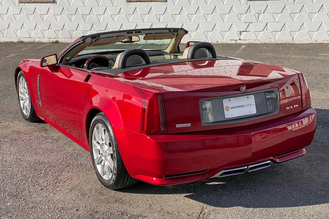 2009 Cadillac XLR - Image 8 of 31