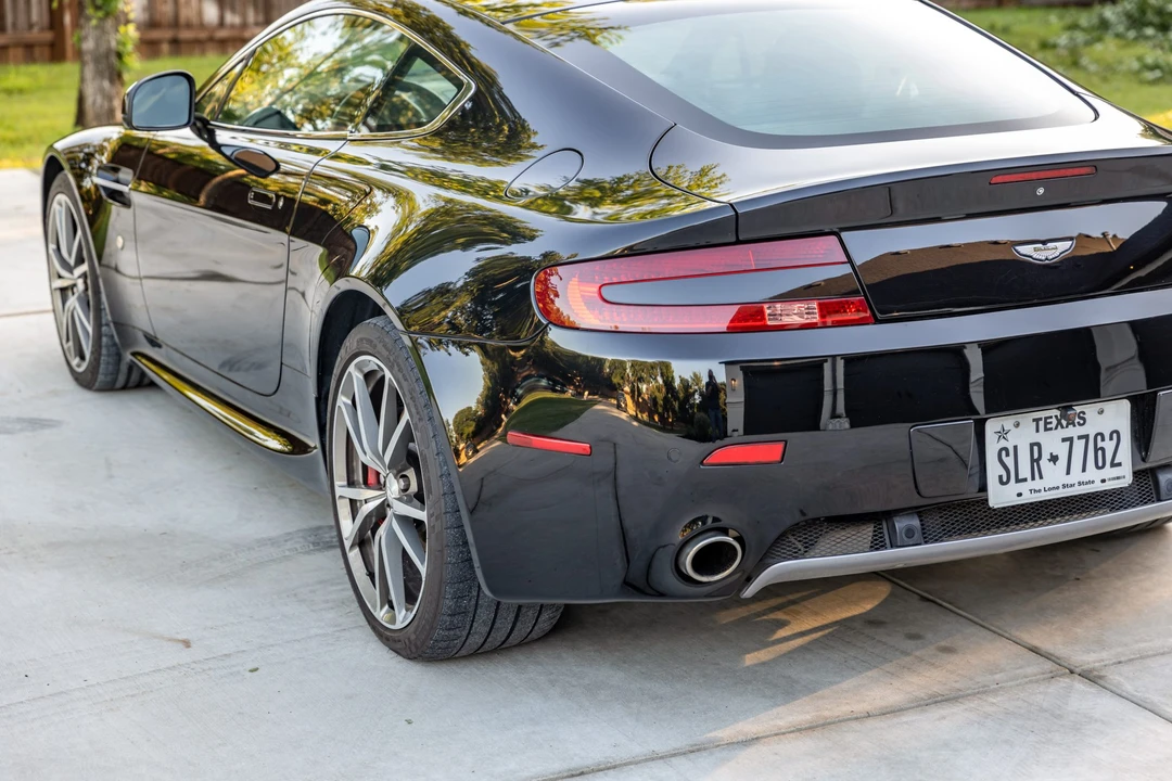 2010 Aston Martin V8 Vantage (2006-2017) - Image 27 of 31